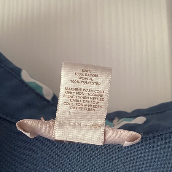 2/$20: LOFT Sleeveless Top, Size Small - Picture 5 of 5